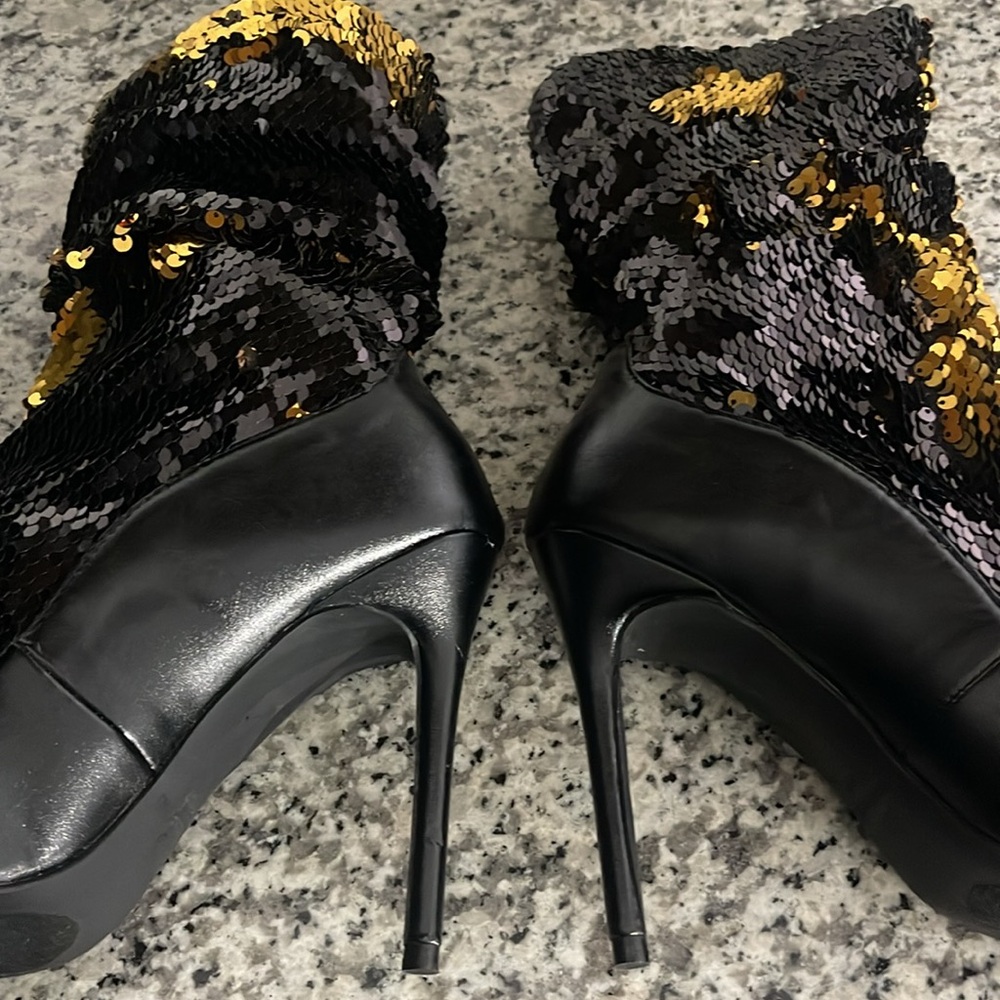 LILIANA SLOUCH SEQUIN POINTY BOOT SIZE 7 1/2 Black Gold. 4.5 inch heel Stilettos - Picture 9 of 17